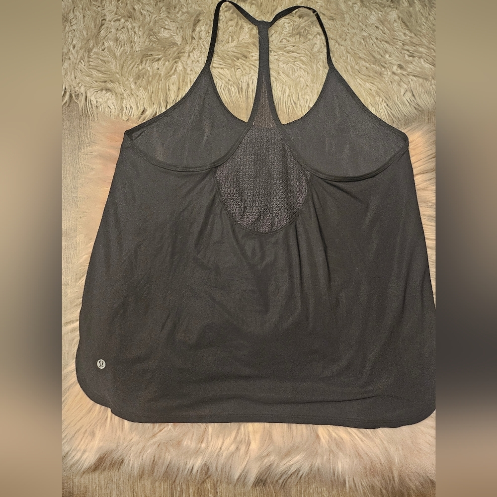 Lululemon top size 6